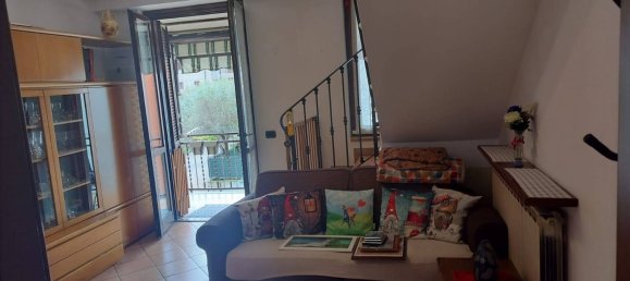 Dúplex de 2 dormitorios en Rovello Porro, Italy No. 275240 5