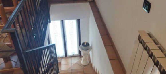 Dúplex de 2 dormitorios en Rovello Porro, Italy No. 275240 11