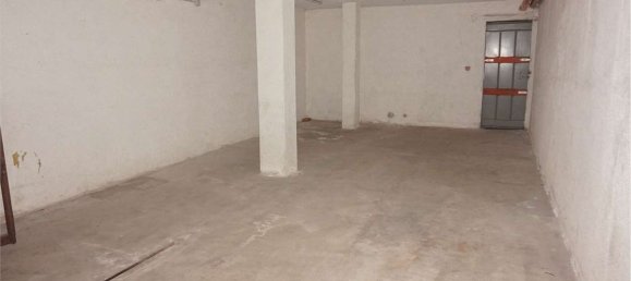 35m² Garage in Cislago, Italy No. 336420 2