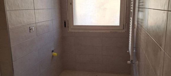 4 bedrooms Apartment in Imola, Italy No. 371481 3