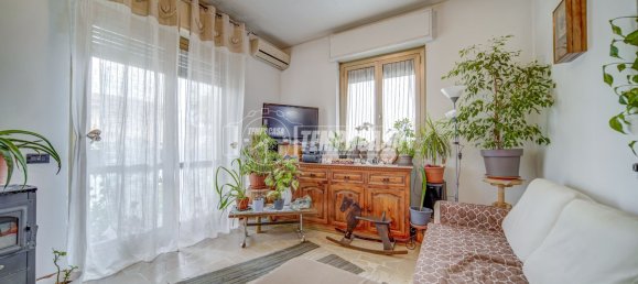 4 rooms Villa in Cairate, Italy No. 298149 32
