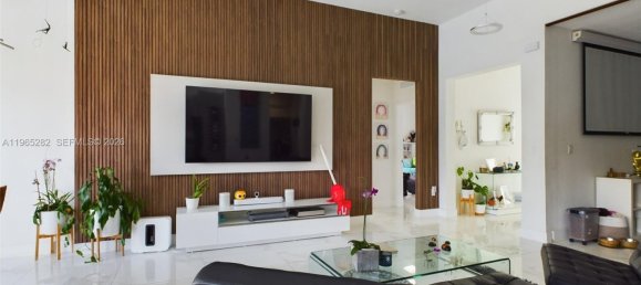 4 Schlafzimmer Villa in Miami, USA, Nr. 615493 5