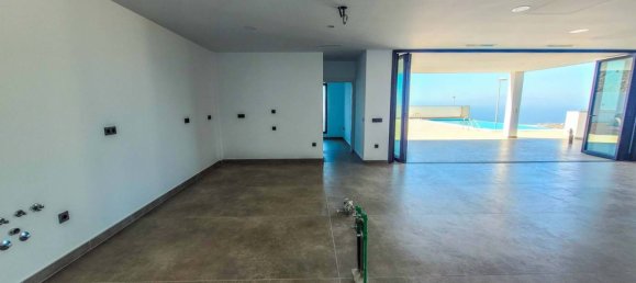 4 bedrooms Villa in Adeje, Spain No. 92729 9