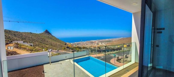 4 bedrooms Villa in Adeje, Spain No. 92729 15