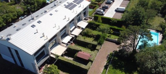 Квартира с 3 спальнями в Триест, Италия № 349076 3