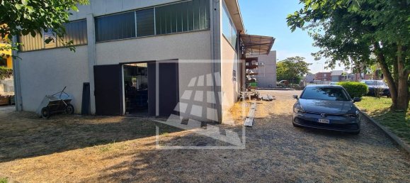 290m² Warehouse in Quattro Castella, Italy No. 313043 15