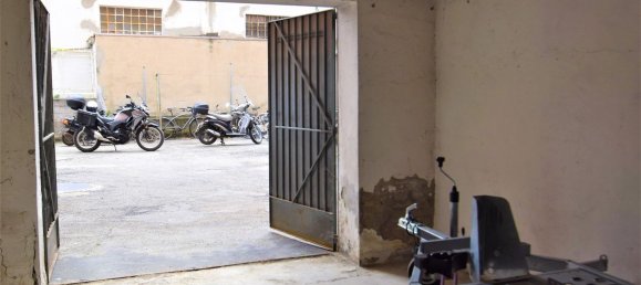 16m² Garage in Parma, Italy No. 174836 4