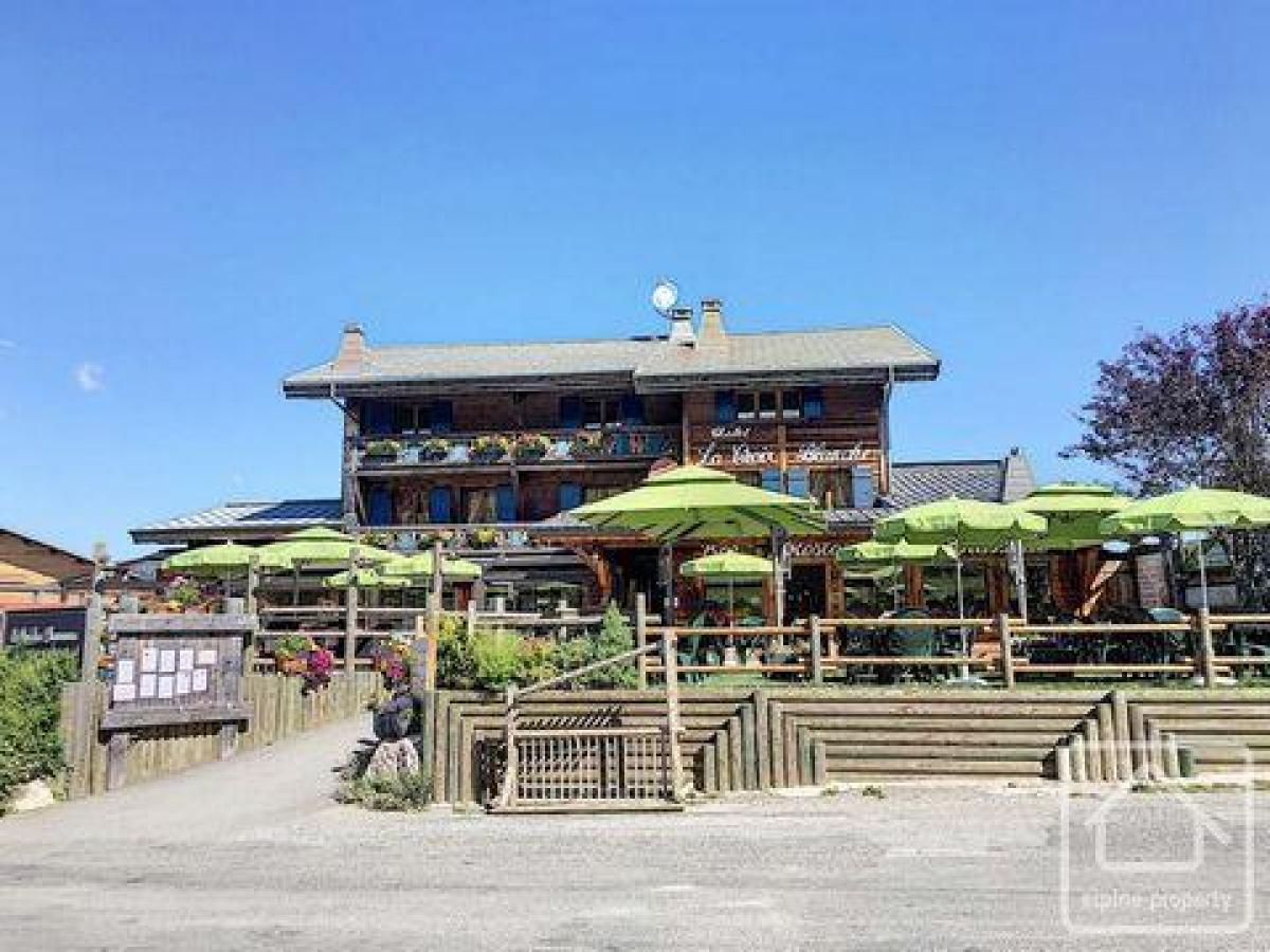 9 bedrooms Shop in Les Gets, France No. 20786