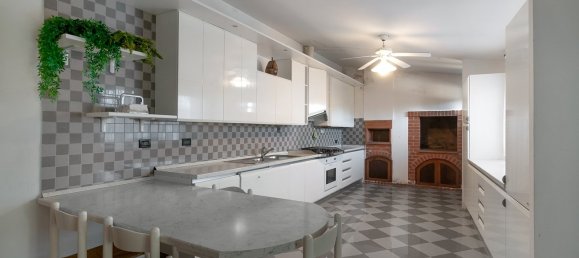 Villa de 3 dormitorios en Florence, Italy No. 124977 10