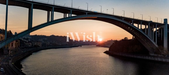 4 bedrooms Apartment in Porto, Portugal No. 108065 9