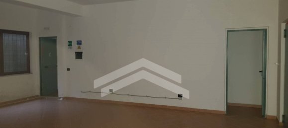 2غرفة عقار تجاري في Campobasso, Italy رقم 62052 6