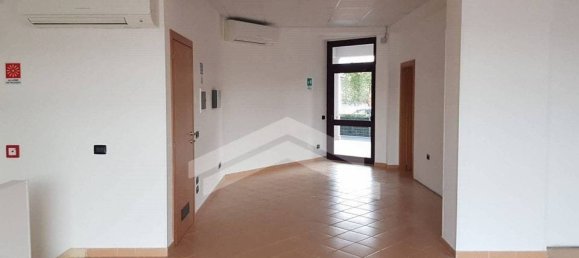 2غرفة عقار تجاري في Campobasso, Italy رقم 62052 5