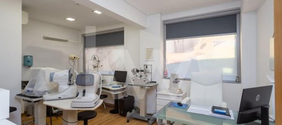 136m² Commercial property in Oeiras, Portugal No. 74078 14