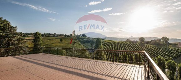 Casa de 8 habitaciónes en Apiro, Italy No. 1749 6