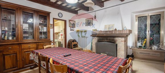 Casa de 8 habitaciónes en Apiro, Italy No. 1749 15