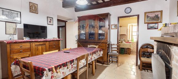 Casa de 8 habitaciónes en Apiro, Italy No. 1749 14