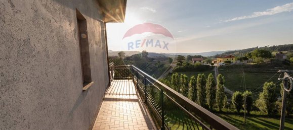 Casa de 8 habitaciónes en Apiro, Italy No. 1749 7