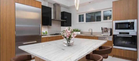 4 bedrooms House in British Columbia, Canada No. 208 8