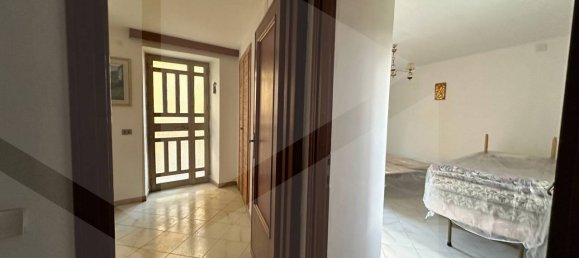 4 rooms House in Capistrello, Italy No. 18486 25