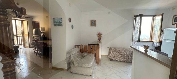 4 rooms House in Capistrello, Italy No. 18486 3