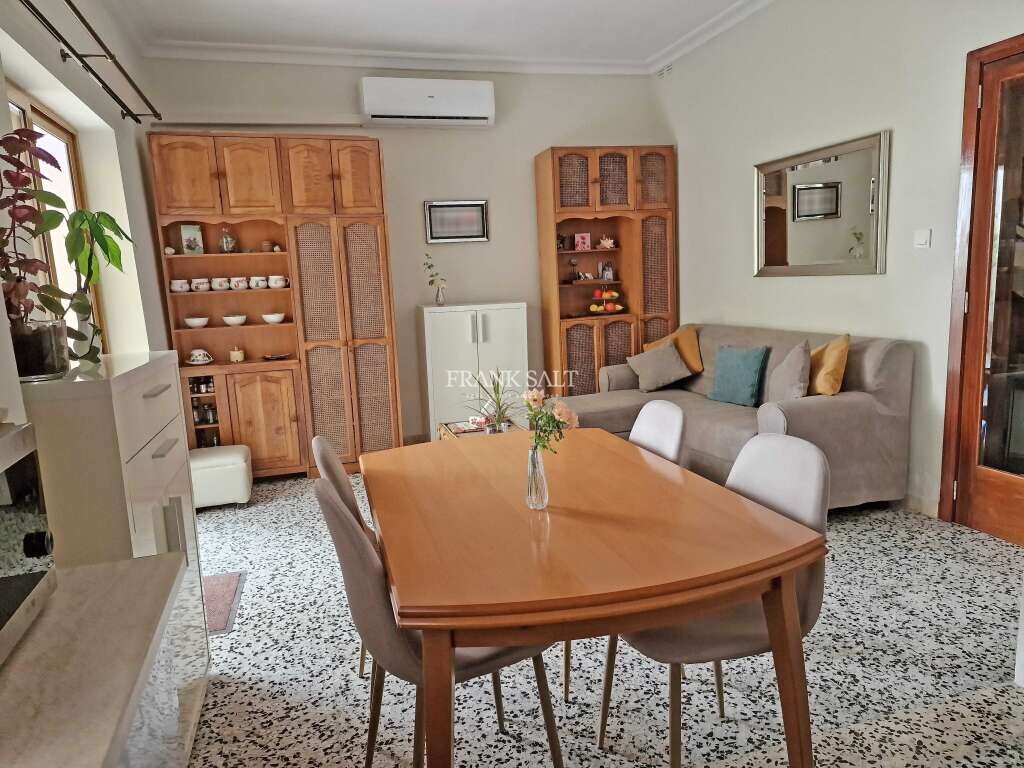 Дом с 4 спальнями в Санта-Лучия, Мальта № 8130