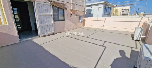 Дом с 4 спальнями в Санта-Лучия, Мальта № 8130 17