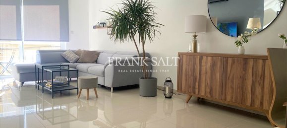 2 bedrooms Apartment in Gzira, Malta No. 9391 3