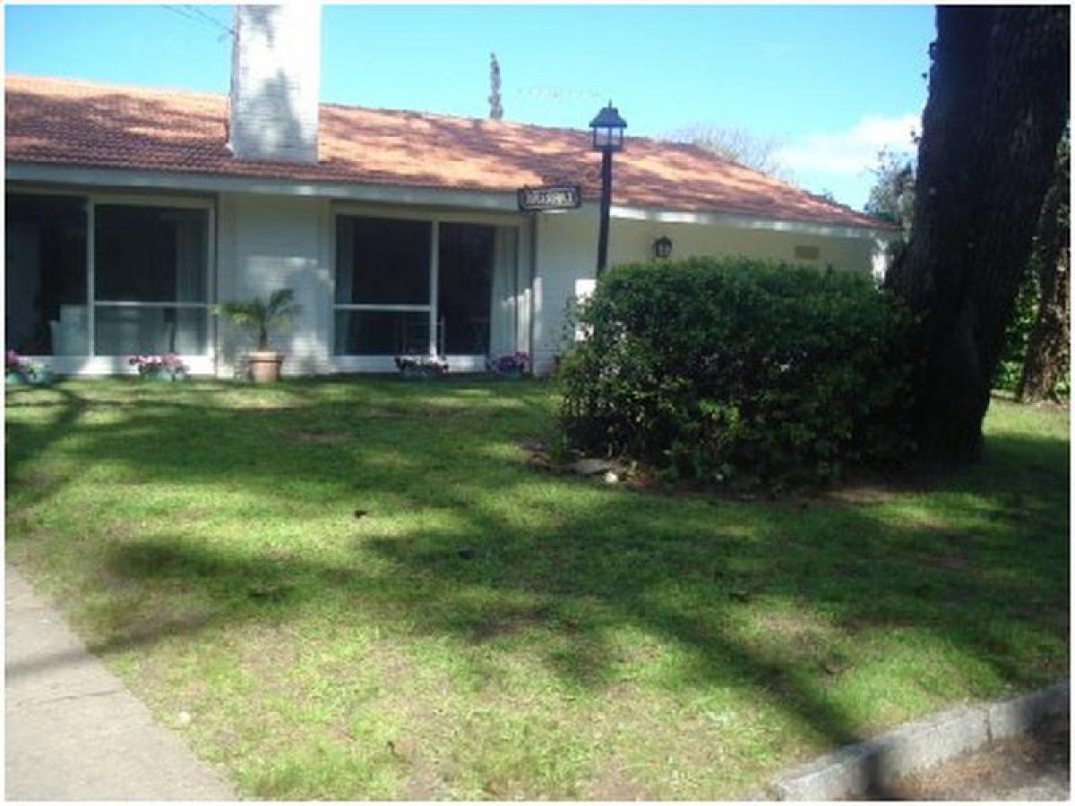 3 bedrooms House in Maldonado, Uruguay No. 2911