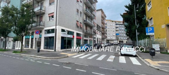 3 bedrooms Apartment in Bergamo, Italy No. 313881 7