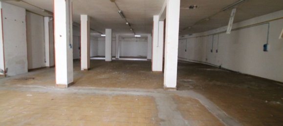 400m² Commercial property in Termoli, Italy No. 16097 9