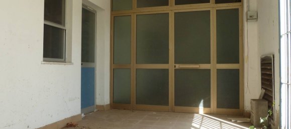 400m² Commercial property in Termoli, Italy No. 16097 2