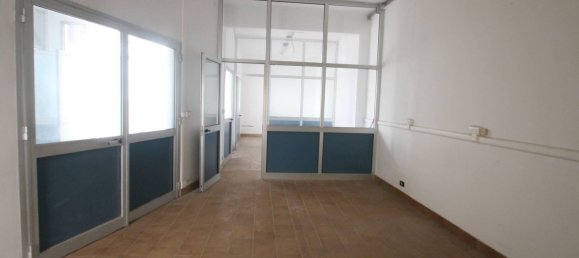 400m² Commercial property in Termoli, Italy No. 16097 7