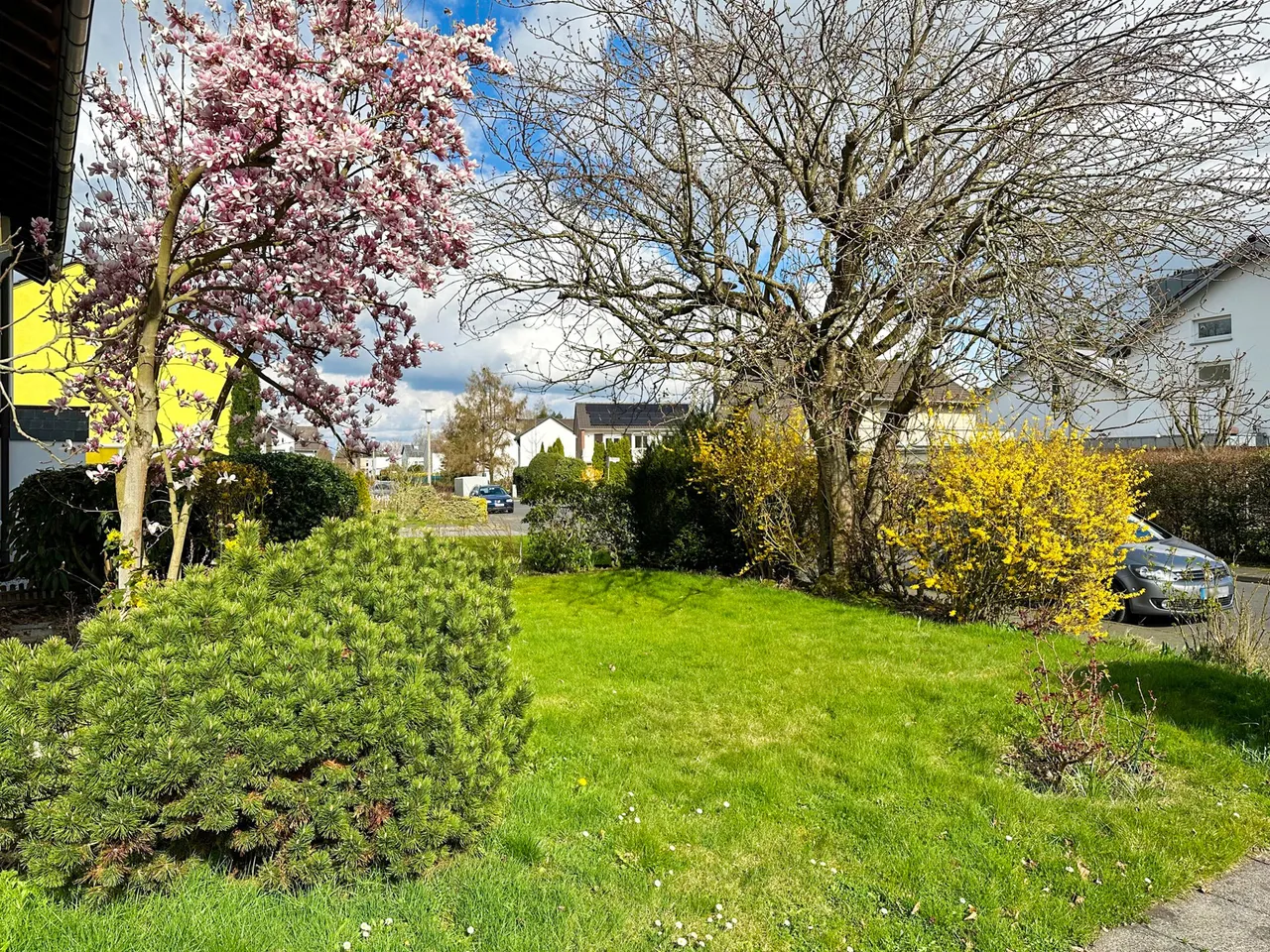 3 bedrooms Townhouse in Bonn, Germany No. 101668