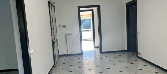 Пентхаус с 8 комнатами в Кьявари, Италия № 76645 2