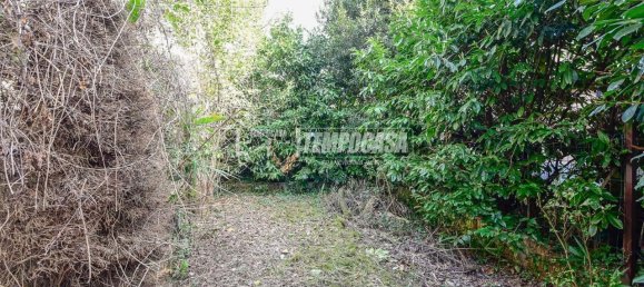 6 rooms House in Erba, Italy No. 15245 11