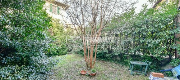 6 rooms House in Erba, Italy No. 15245 9