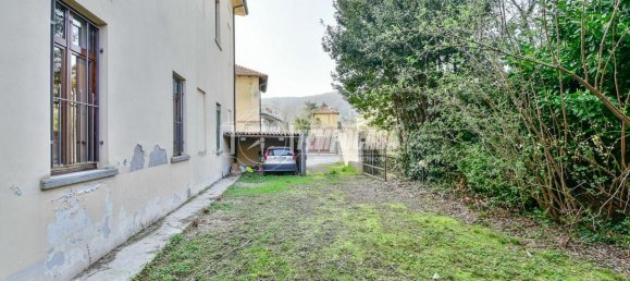 6 rooms House in Erba, Italy No. 15245 12