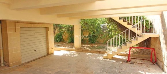 4 bedrooms Villa in Attard, Malta No. 3336 22