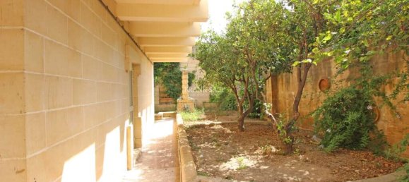 4 bedrooms Villa in Attard, Malta No. 3336 28