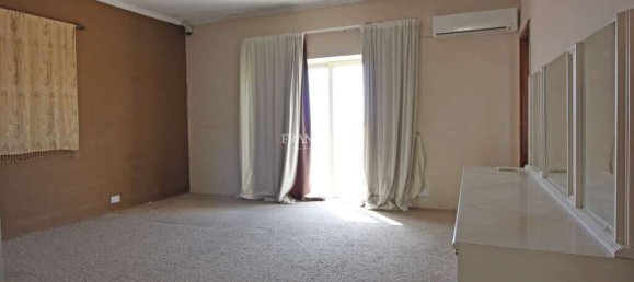 4 bedrooms Villa in Attard, Malta No. 3336 13