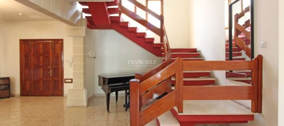 4 bedrooms Villa in Attard, Malta No. 3336 5