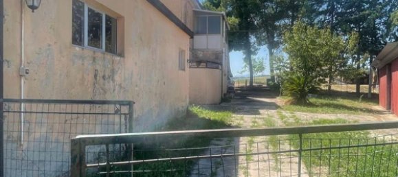 4 rooms House in Penne, Italy No. 323660 6