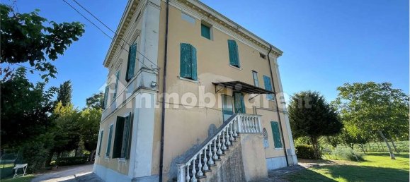 5 bedrooms Villa in Modena, Italy No. 342230 4