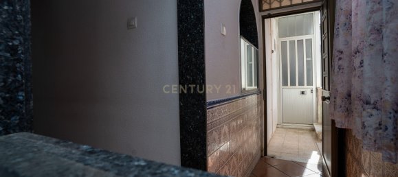 Edificio de 22 dormitorios en Amadora, Portugal No. 115908 4