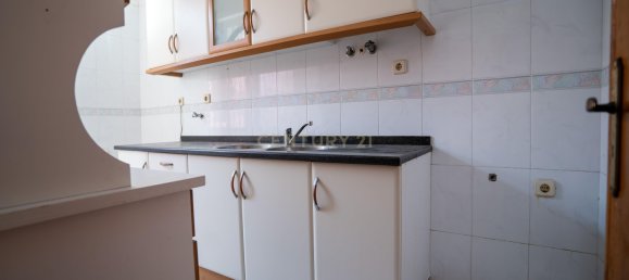 Edificio de 22 dormitorios en Amadora, Portugal No. 115908 8