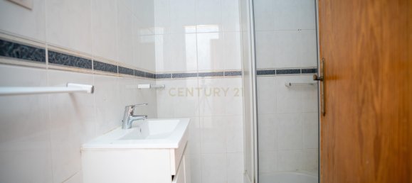 Edificio de 22 dormitorios en Amadora, Portugal No. 115908 18