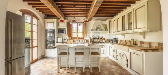 6 bedrooms House in Palaia, Italy No. 56860 6