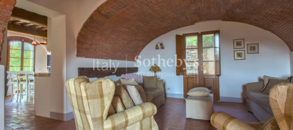 6 bedrooms House in Palaia, Italy No. 56860 2