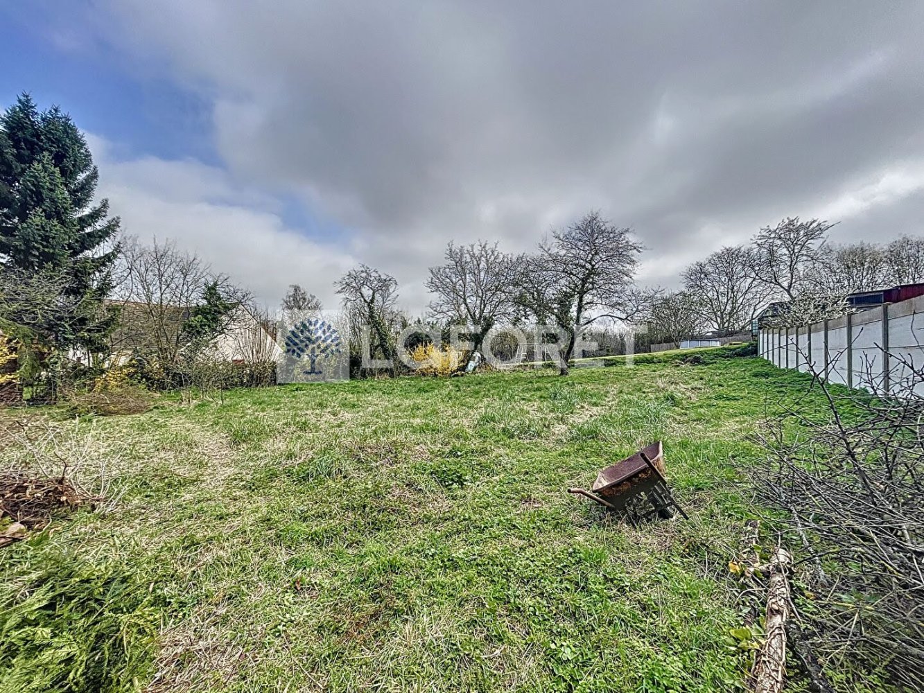 978m² Land in Blerancourt, France No. 68500