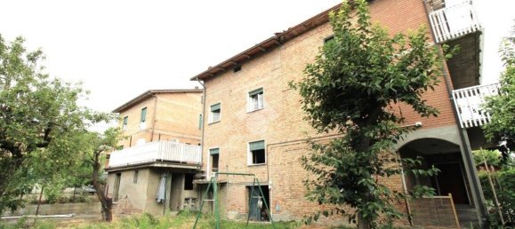 Villa de 9 dormitorios en Castellarano, Italy No. 258513 18